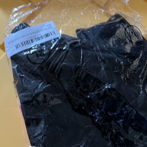 “Let’s Fall in Love” Tank top pajama short set with elastic waist - Picture 5 of 5